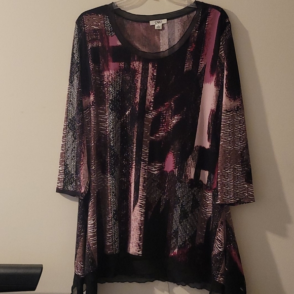 Beautiful shark-bite Tunic - Picture 1 of 7